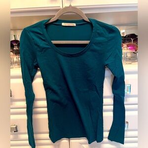 (SOLD!!) NWOT - Long sleeve, crew neck t-shirt